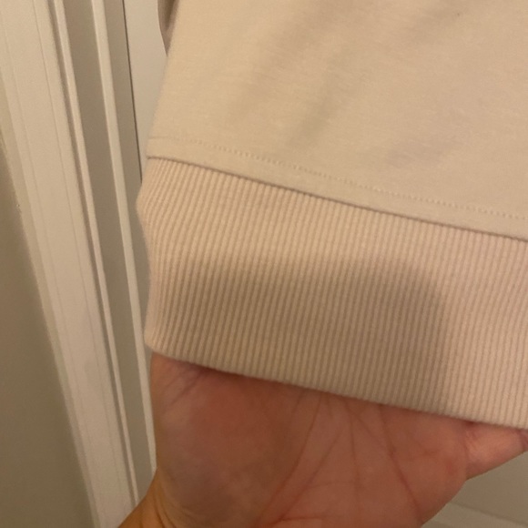 Women’s light tan colored sweatshirt size XL. Great condition. - Picture 5 of 7